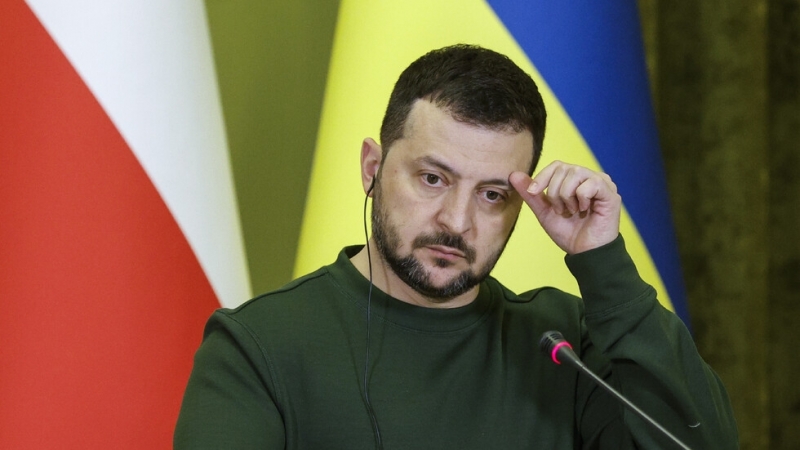 За първи път: Зеленски оповести публично доходите си