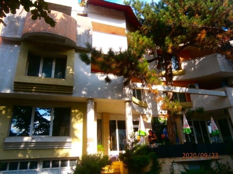 Частен съдебен изпълнител е обявил за публична продан многостаен апартамент