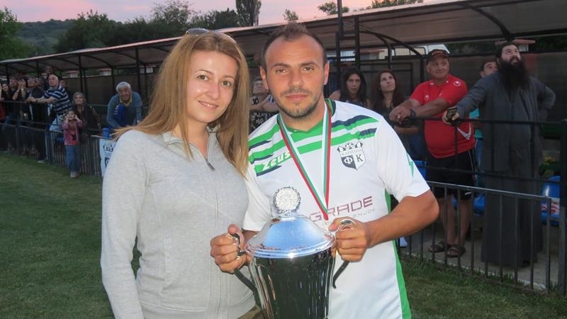 Офанзивният полузащитник на Кариана Ерден Ангел Русев Меката изправи на нокти