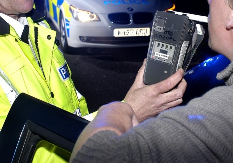 Униформени хванаха двама да шофират след як запой във Врачанско