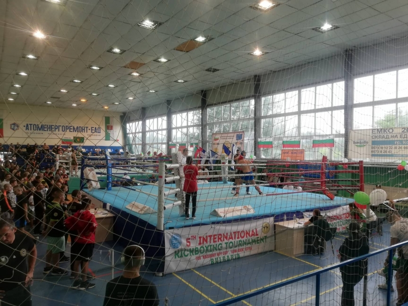 Международен турнир по кикбокс за купата на "АЕЦ Козлодуй" се проведе в Козлодуй /снимки/