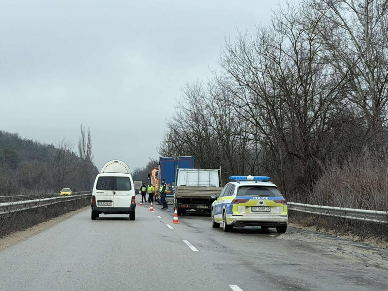 ТИР пламна на пътя Мездра Враца научи агенция BulNews Инцидентът