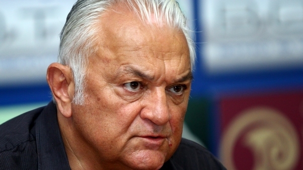 Поставиха байпас на Сашо Диков