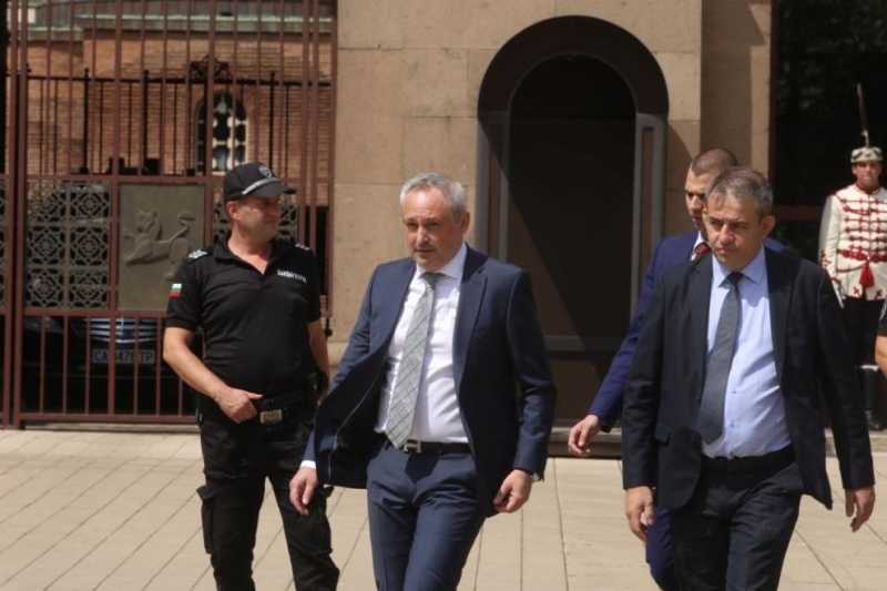 До директен въпрос дали да стана служебен премиер дори не