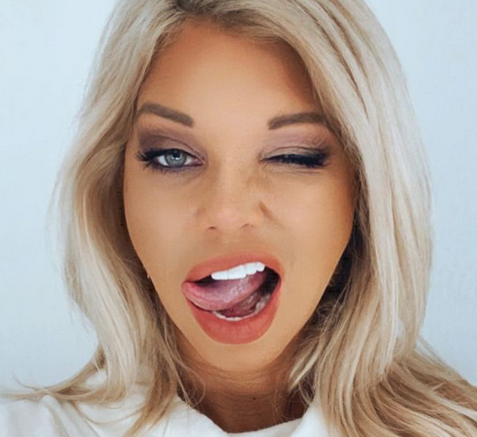 Звездата от Спасители на плажа Дона Д lsquo Ерико изглежда изобщо не