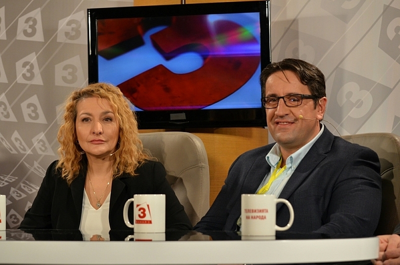 Всеки ден а понякога и по няколко пъти различни персонажи