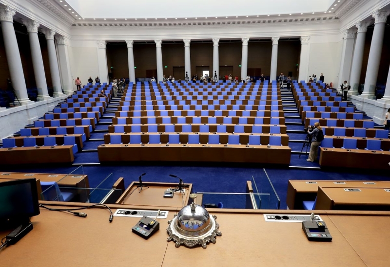 Първото заседание на 51-вия парламент: Ден втори, избират председател на НС отново