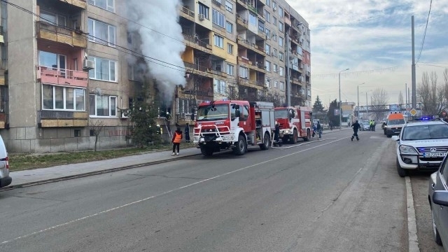 Запалено ел. табло вдигна накрак видински огнеборци