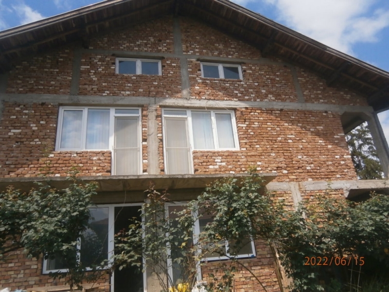 Частен съдебен изпълнител продава на търг къща във Видинско научи