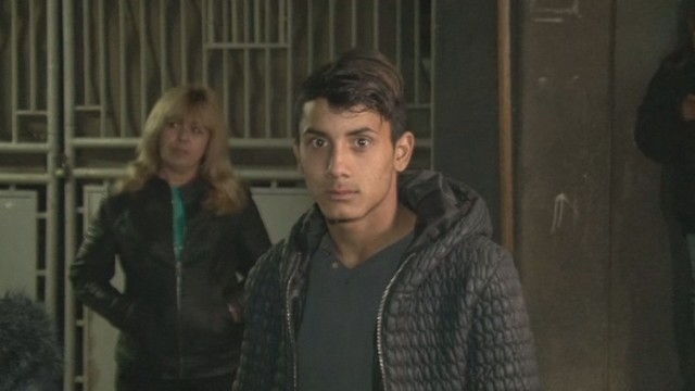 Недоволни родители от селата Комарево и Тлачене се събраха пред