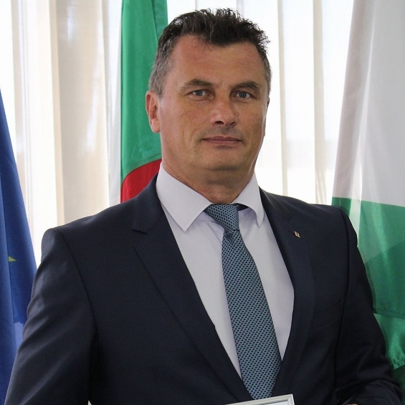 Във връзка с въведените временни противоепидемични мерки и увеличената заболеваемост