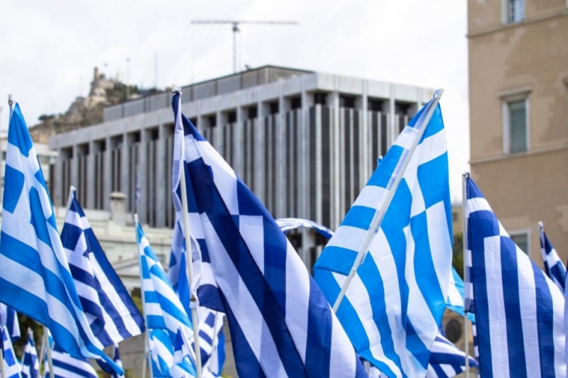 Работниците и служителите в Гърция започнаха еднодневна стачка, настоявайки за