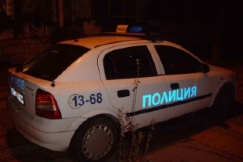 Униформени са спипали фиркан шофьор и са свалили номерата на