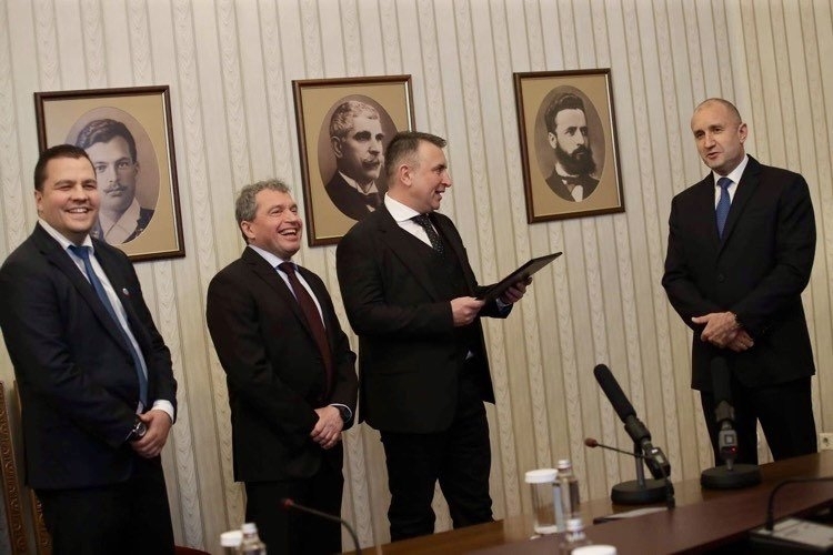 ИТН взеха и върнаха папката с третия мандат, отиваме на избори /снимки/