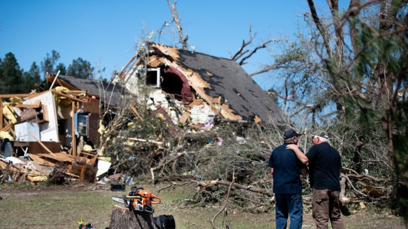 Близо 30 000 семейства в Чехия останаха без ток заради
