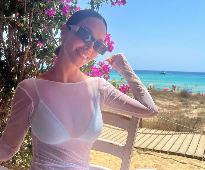 Италианската тв водеща Паола Ди Бенедето отмъсти на бившия си