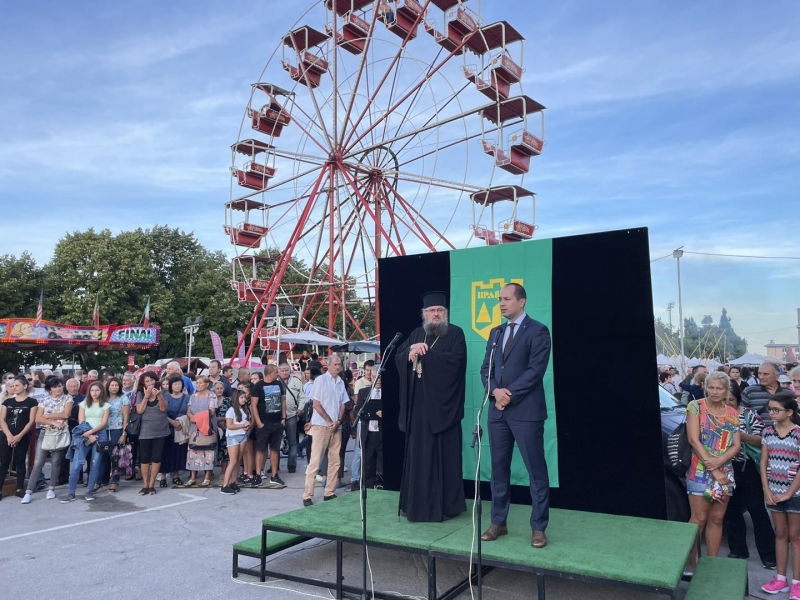 Стотици жители и гости на града присъстваха на официалното откриване