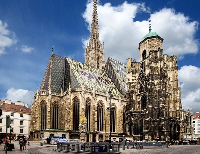 Австрийската полиция не намери бомба в катедралата Свети Стефан във