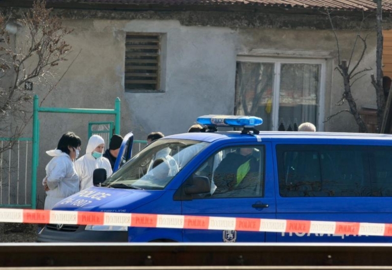 25 годишният мъж който уби родителите си по малкият си брат и