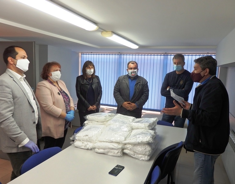 Парична сума и 20 броя защитни облекла от висок клас