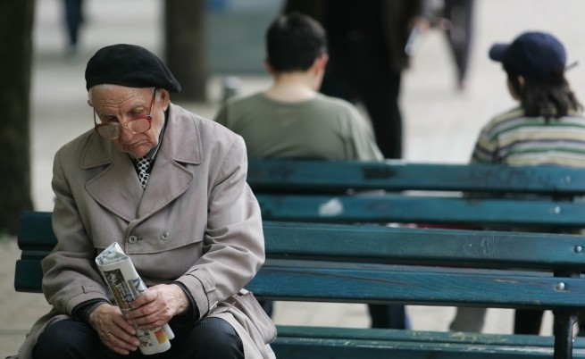 Квалификационни курсове за пенсионери в които възрастните хора да трупат нови знания