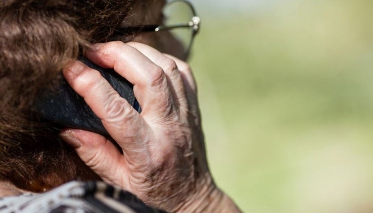 Измамник е заплашил по телефона възрастна жена от Берковица и