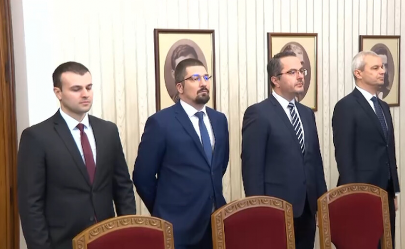 Третата политическа сила в парламента Възраждане провежда консултации за съставяне