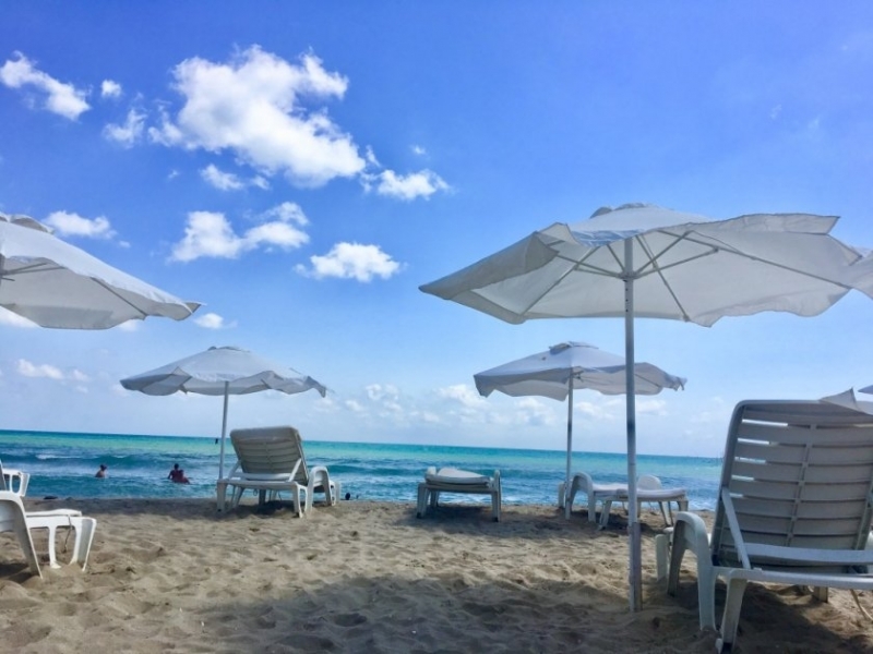 С нови по високи цени на чадърите и шезлонгите както и