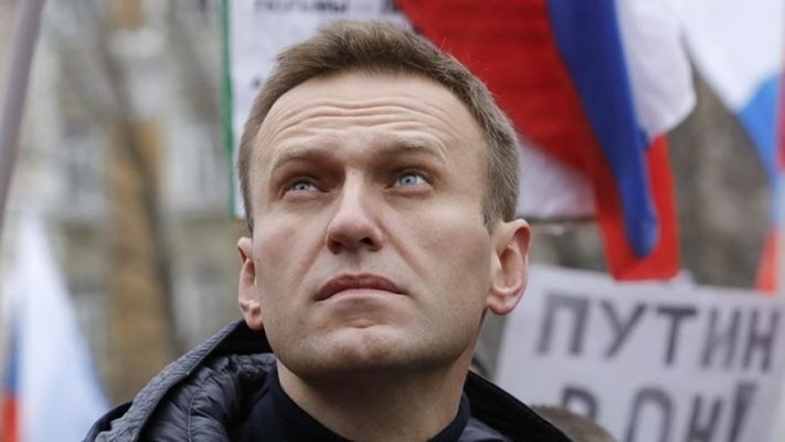 Руският опозиционер Алексей Навални най-вероятно е убит с удар в