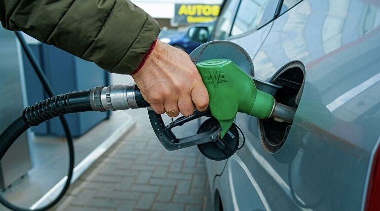 Анализатори предупреждават че през 2026 г световният пазар на петрол