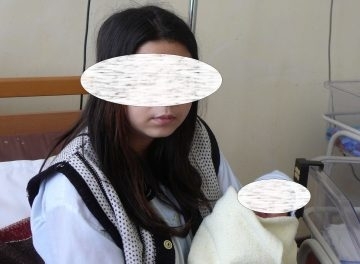 Момиче на 14 години роди за втори път в ломската