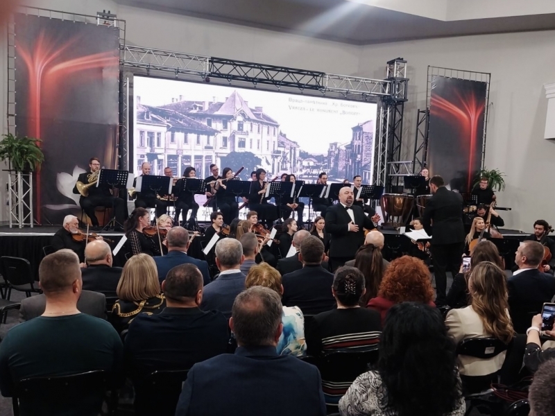 Общински съвет с благотворителна кауза за първия паметник на Христо Ботев /снимки/