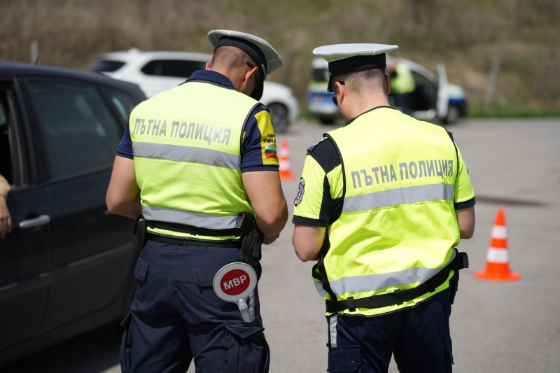 При проверка: Ченгета намериха наркотици в буса на мъж в Монтанско, преспа в ареста