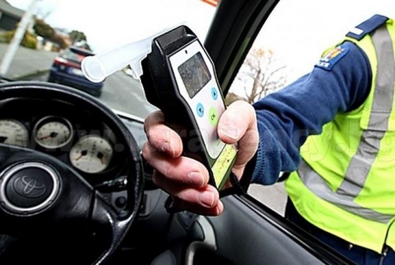 Служители на реда за хванали мъртвопиян шофьор във Вършец съобщиха