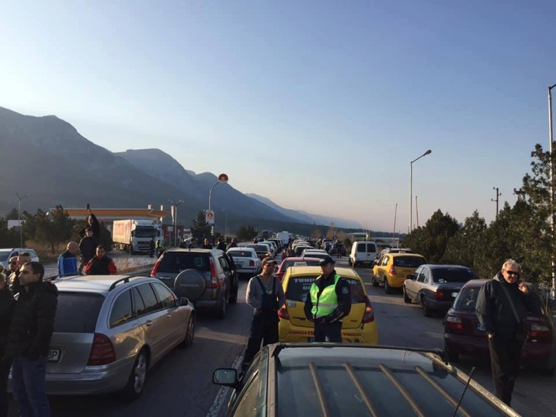 Врачани спазиха заканата си и стотици излязоха на по масов протест