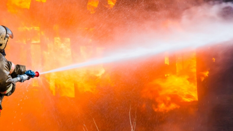 Евакуираха гости на хотел във Велико Търново заради пожар Няма