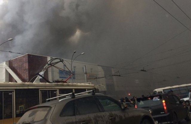 Пожар избухна в мол намиращ се в северния руски град