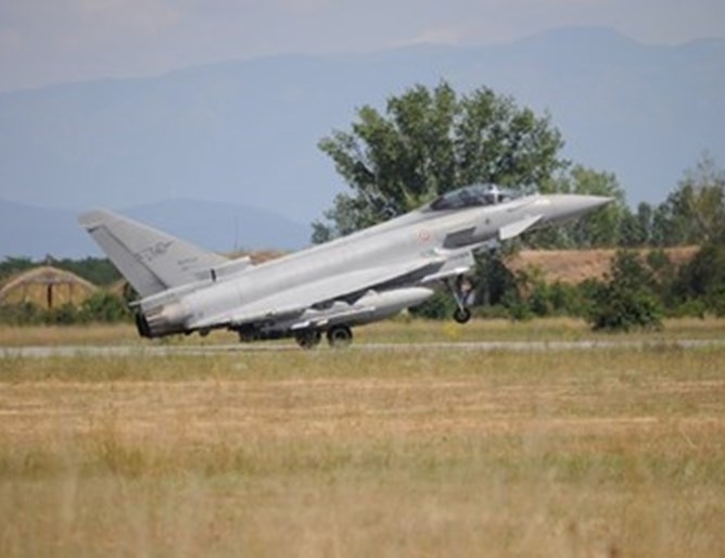 Обществена поръчка за интегрирана логистична поддръжка на 12 изтребителя МиГ