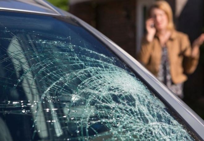 Врачанка се оплака в полицията от бандит потрошил кола съобщиха