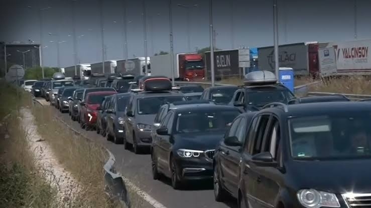 В разгара на сезона за летните отпуски трафикът на граничния