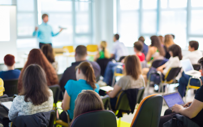 Дисбаланси в структурата на студентите у нас по пол регистрира