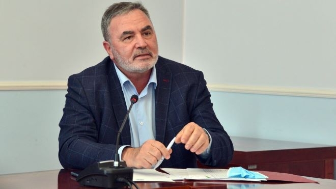 Ангел Кунчев: За вредата от съставката ТПО в гел лаковете се знае от 2021 година