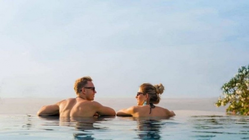 Хотели по морето в планината и в градчетата с минерални