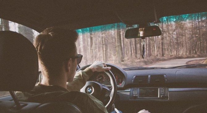 70 процента от младите шофьори не познават знаците на регулировчика