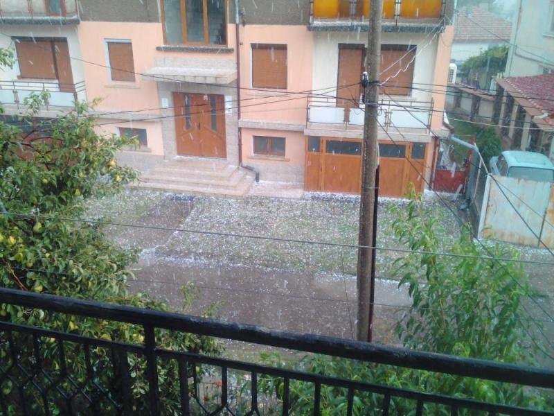 Градушка удари преди минути Мездра научи агенция BulNews bg Само за