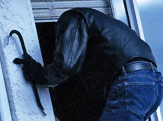 Разбиха и обраха магазин в Монтанско съобщиха от МВР Вчера