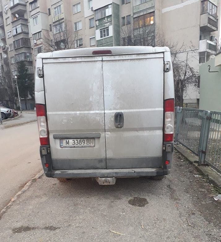 Шофьор от Монтана би рекорда по нагло паркиране Това показва