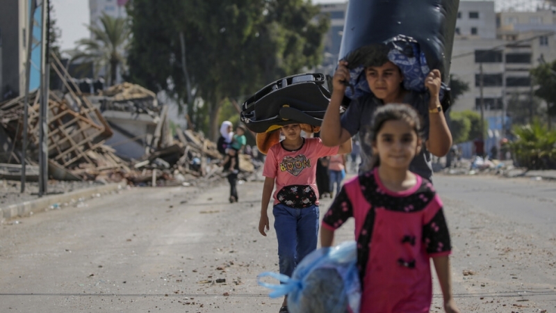 Повече от 300 хил деца са били принудени да напуснат