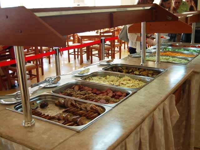 Над 280 килограма негодни храни са иззети при проверки на Българската агенция