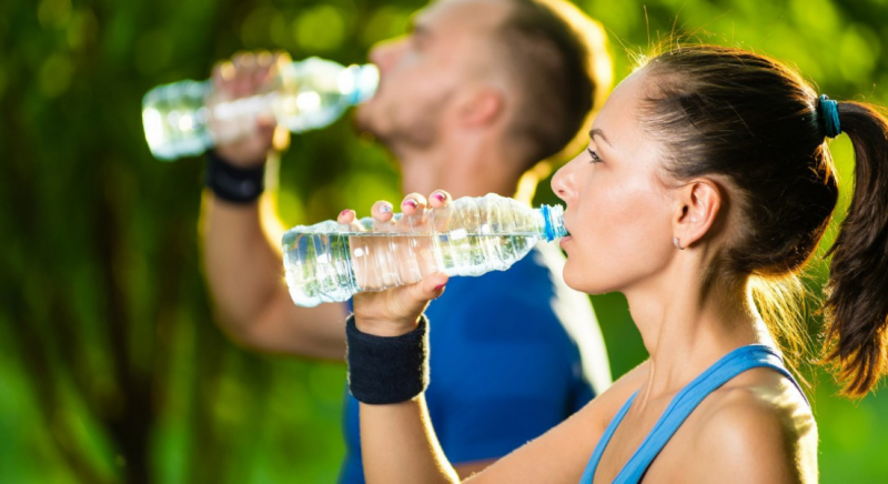 Пиенето на много вода може да е вредно и да